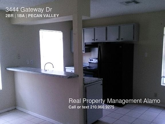 3rd image of 3444 Gateway Dr