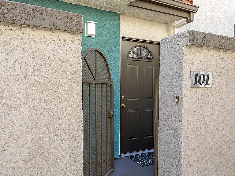 1216 S Corning St — Photo 22