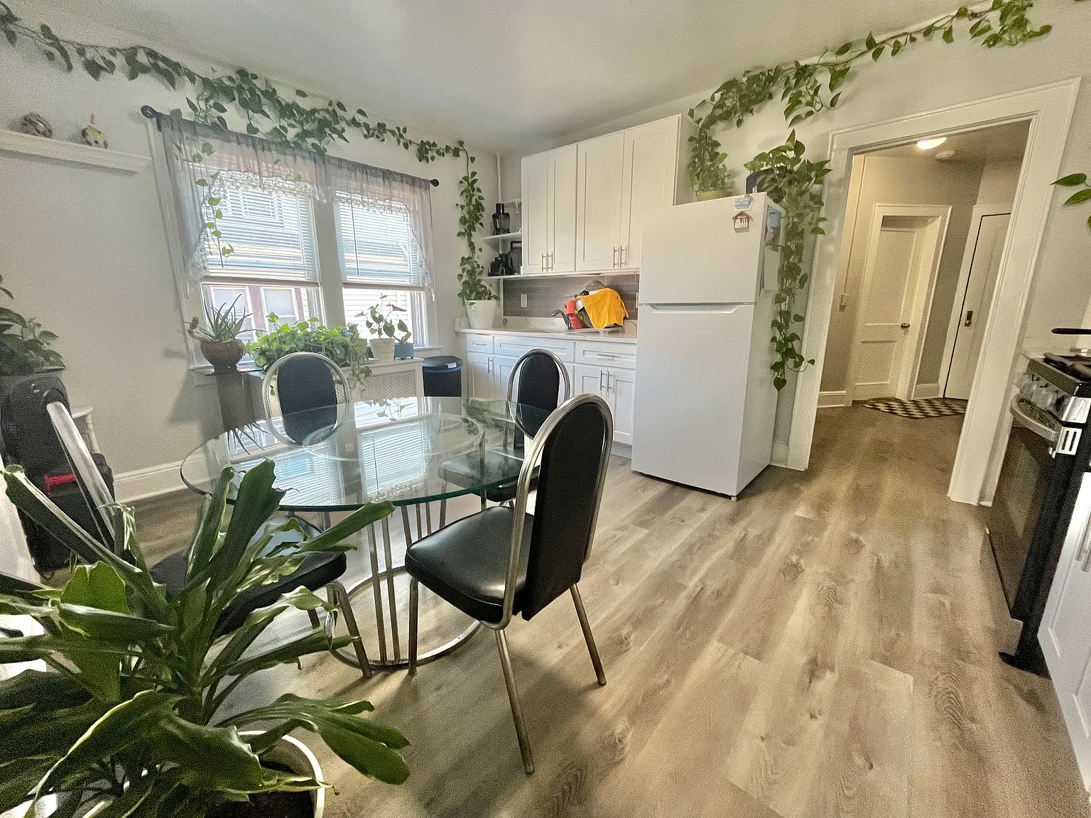 3 bed, $3,500 — Photo 3