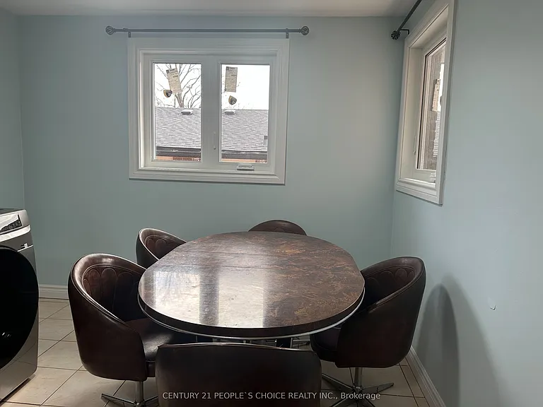 7490 Middleshire Dr — Photo 19