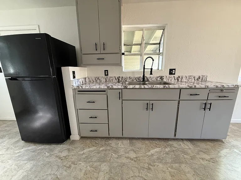 456 Maple Ave — Photo 8