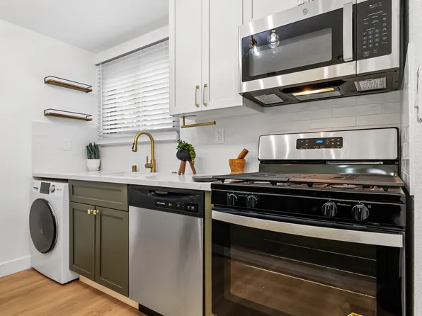 2715 A St #2, San Diego, CA 92102