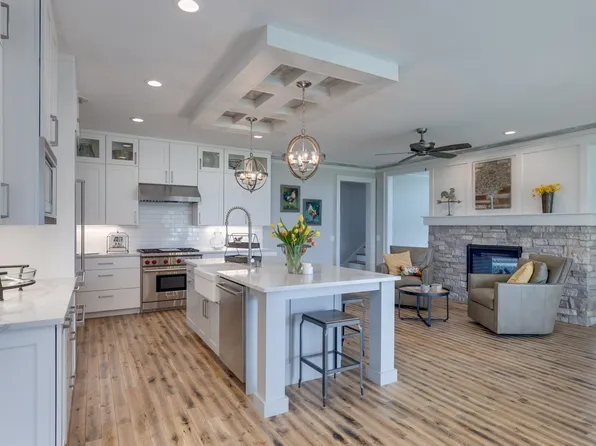 6358 Reagan Ct, Sun Prairie, WI 53590
