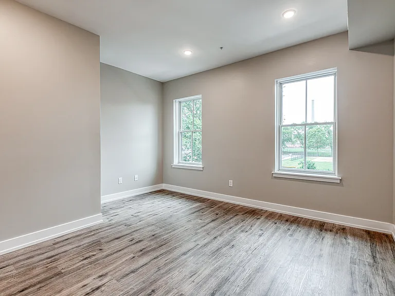 2347 N College Ave #3 — Photo 2
