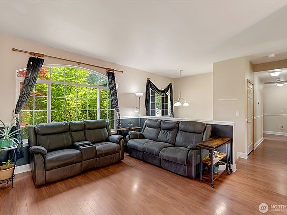 3rd image of 3208 Lake Drive