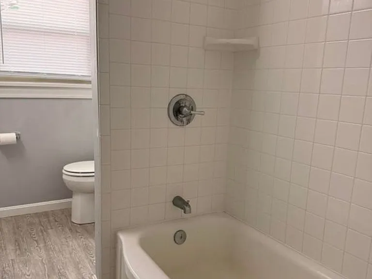 1827 Bashford Manor Ln #1 — Photo 13