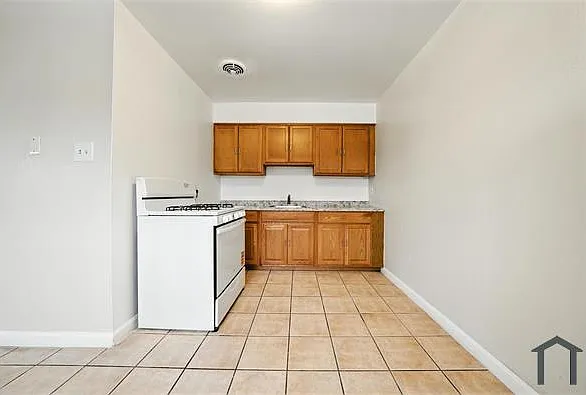 7123 Holly St #C — Photo 13