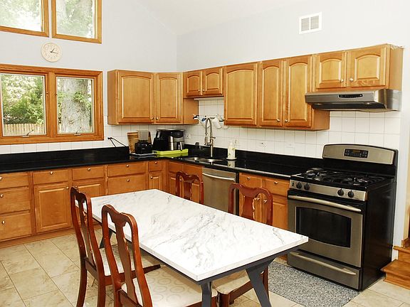 3rd image of 9254 Knight Ave