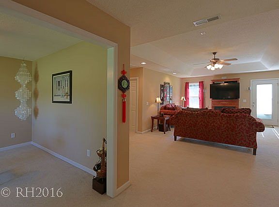 3rd image of 320 E Emerald Lake Dr