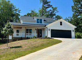 141 Maplewood Ct, Hudson, NC 28638