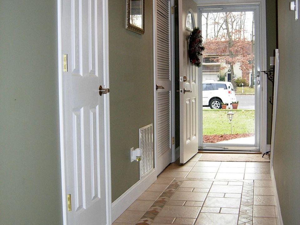 Foyer Entry
