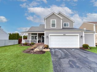 2953 Deerpath Ct, Carpentersville, IL 60110