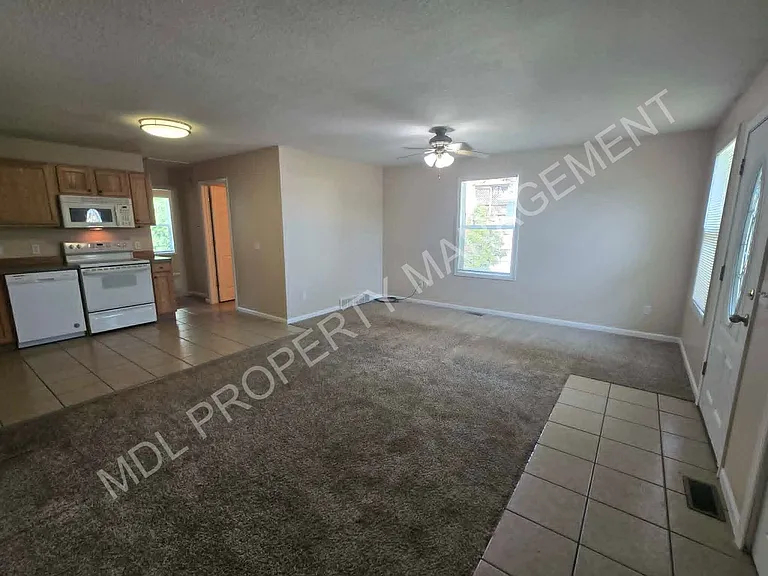 704 E Union St — Photo 7