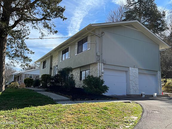 2nd image of 10428 Pinedale Dr