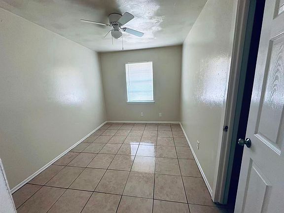 4th image of 517 Davidson Dr