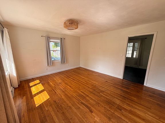 3rd image of 59 Poplar Rd