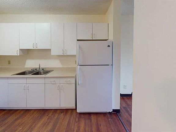 3rd image of 5117 44th St #302