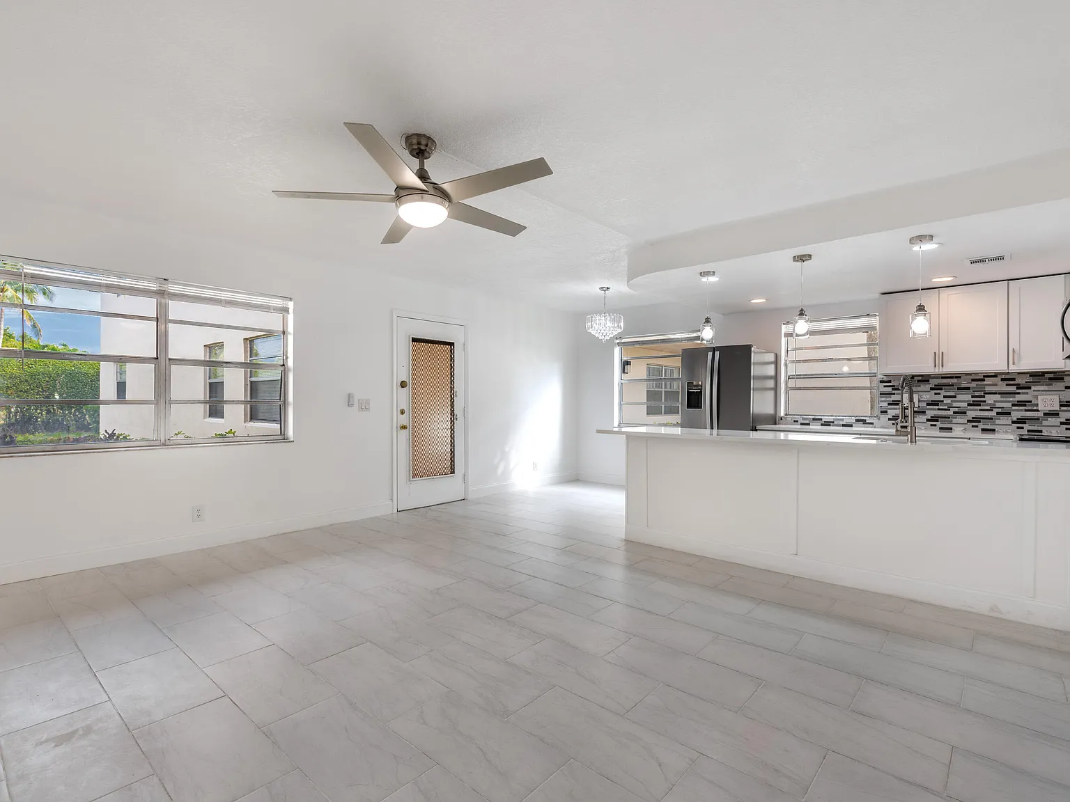2 bed, 2.0 bath, 907 sqft, $1,800 — Photo 2