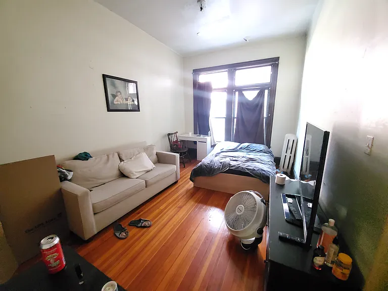 219 Harvard St #7 — Photo 8