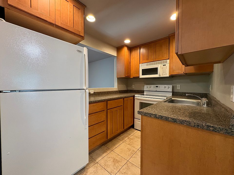 1st image of 2400 Elliott Ave NW APT 6D