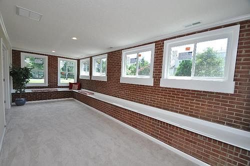 4th image of 390 Westover Ave
