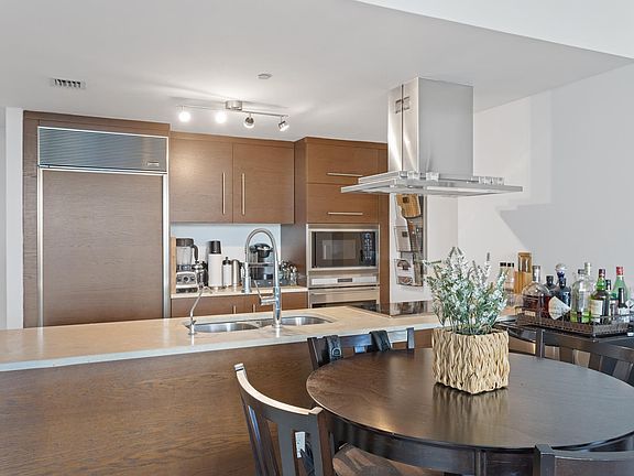 3rd image of 465 SE Brickell Ave #618
