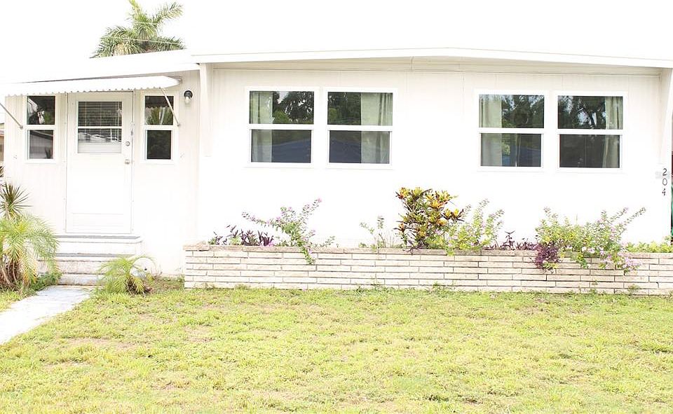 1st image of 204 50th Avenue Dr W
