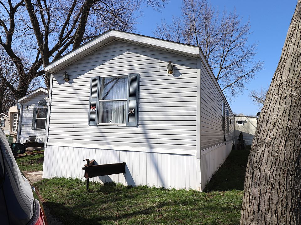 1st image of 422 W Touhy Ave #166