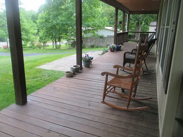 123 Rose Hill Dr, Lebanon, VA 24266