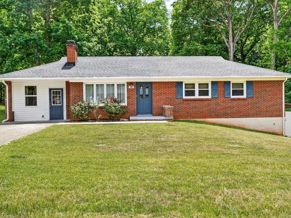 180 Hydaway Dr, Forest, VA 24551