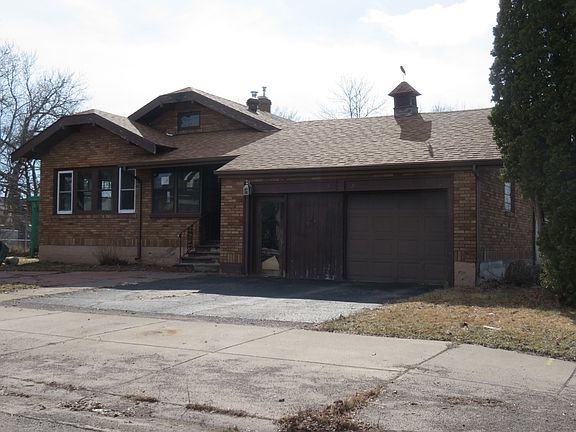 3rd image of 401 6th St