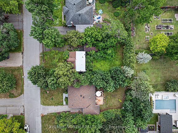 3rd image of 305 Mountbatten Ave