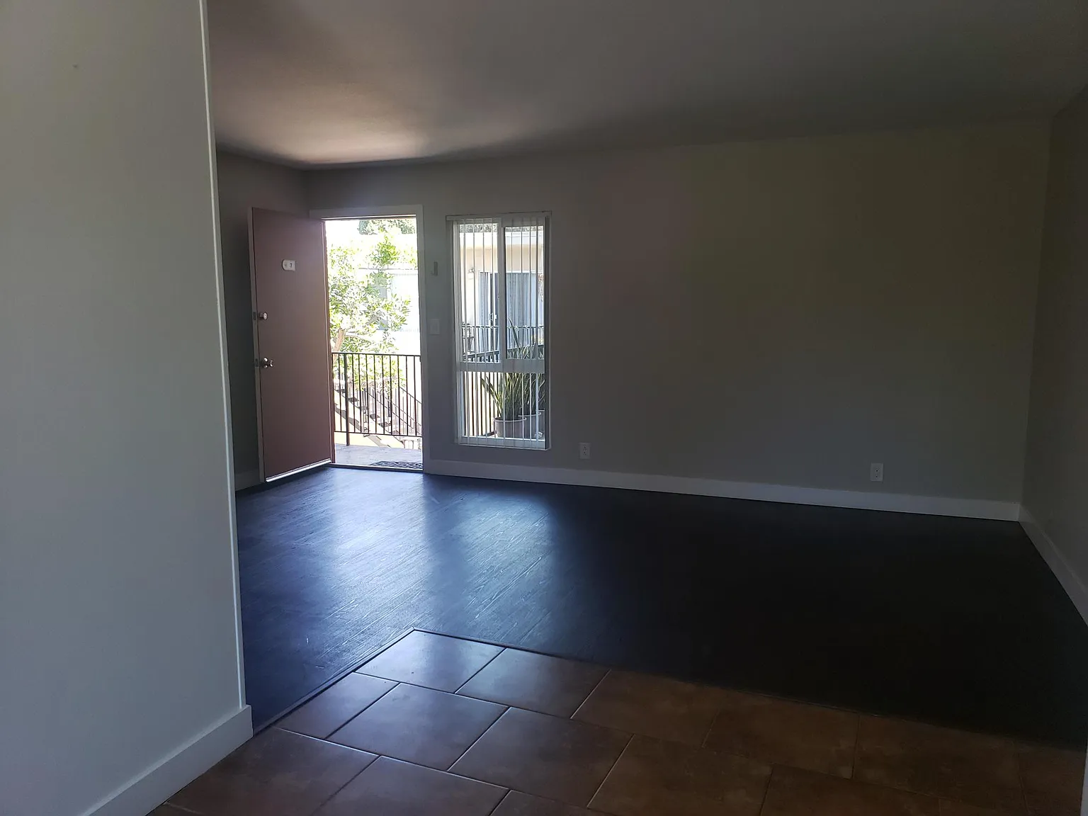 2 bed, 880 sqft, $2,280 — Photo 1