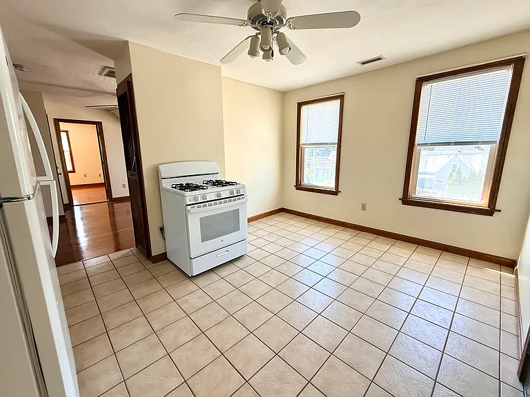132 Coburn Ave #3 — Photo 8