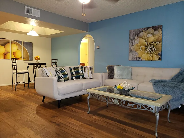 Desert Lakes Apartments — Photo 17