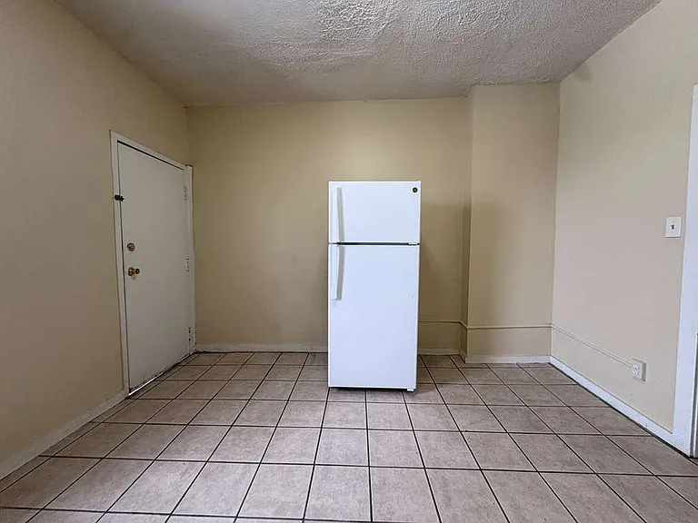 33 Dickerman St #44 — Photo 16