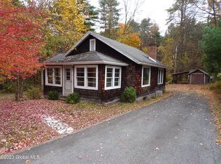 20 Mountain View Ln, Lake George, NY 12845