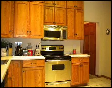 8 bed, 4000 sqft, $5,750 — Photo 3
