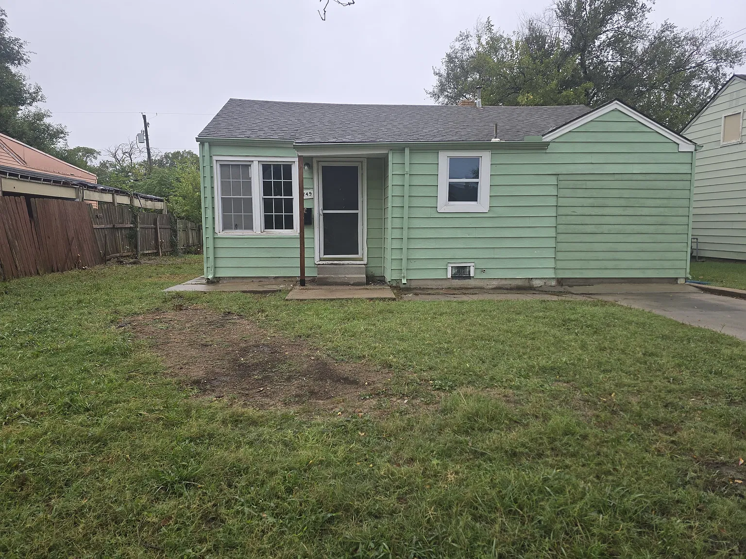2 bed, 630 sqft, $900 — Photo 2