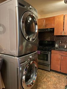 12 Lawrence Dr APT B, White Plains, NY, 10603