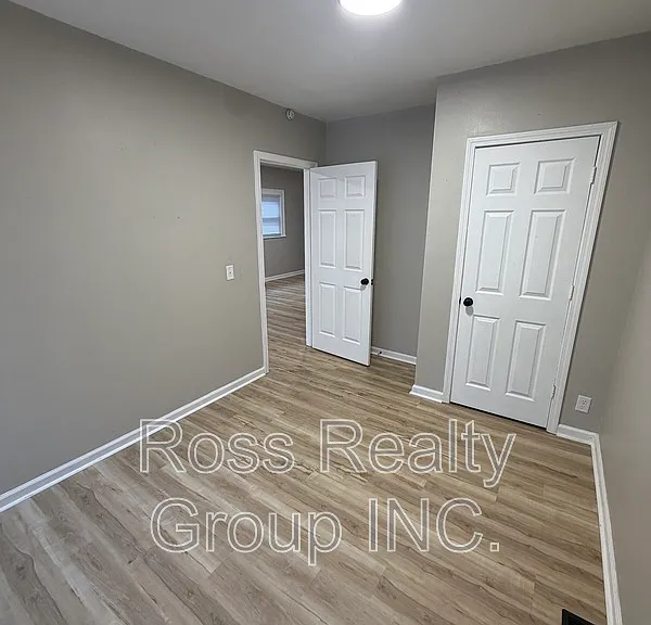 442 Walbridge Ave — Photo 6