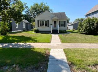 121 8th Ave SW, Aberdeen, SD 57401