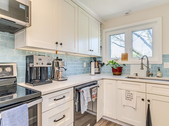 5th image of 10 Thornhill Road