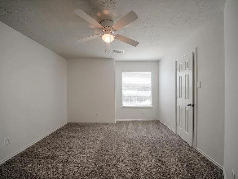 146 Silver Penny Dr — Photo 24