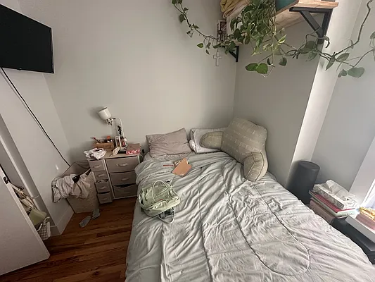 Rented by Yup Realty LLC | media 21