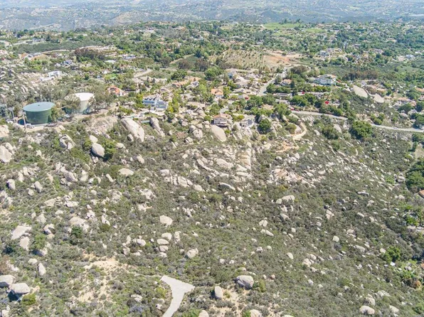 13 Sage Hill Way, Escondido, CA 92026