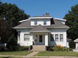 207 S 9th St, Marshalltown, IA 50158