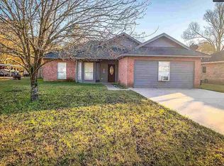 425 Lytton Dr, Vidor, TX 77662