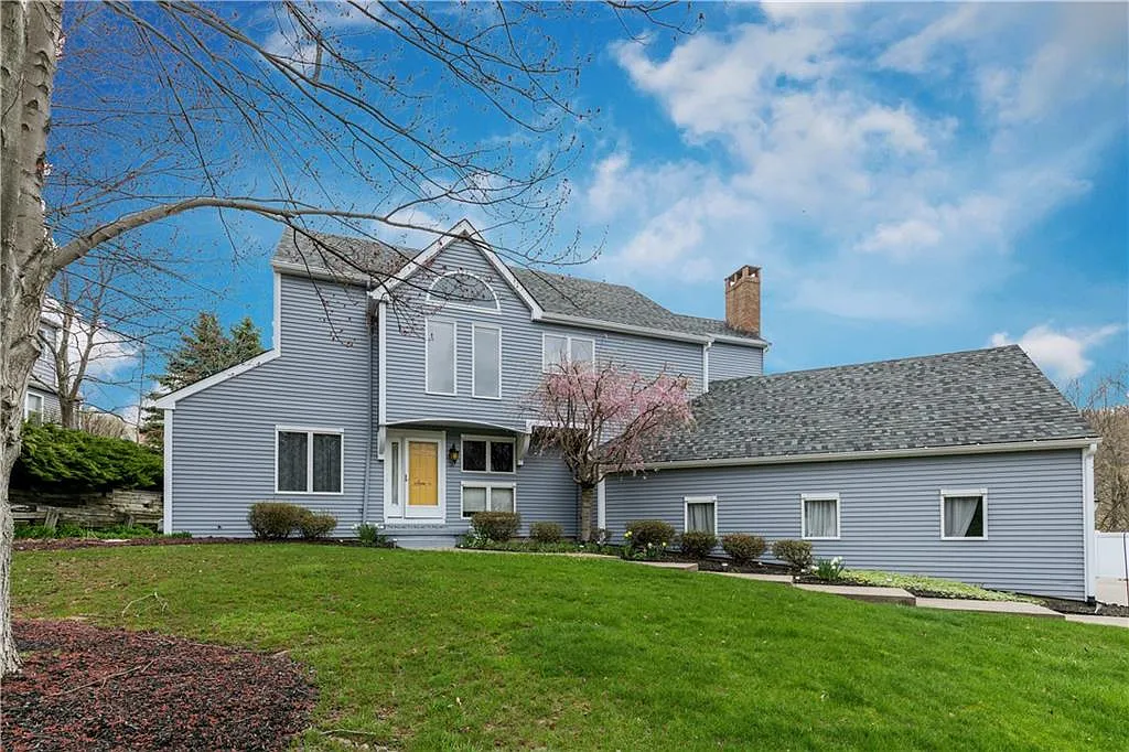 1035 Mission Dr photo 1