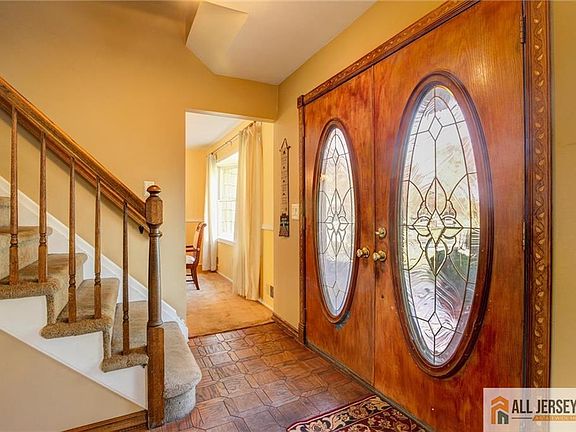 5th image of 18 Warne Rd